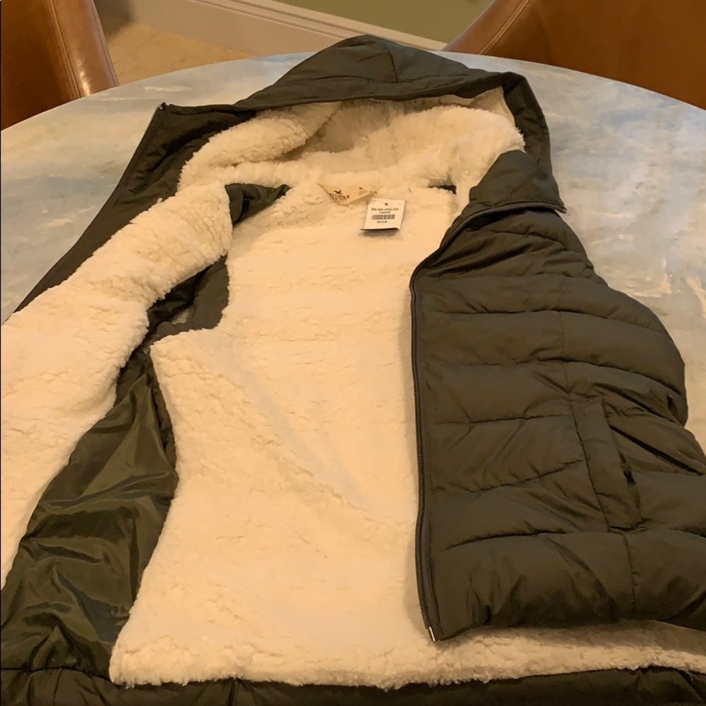 Hollister Sherpa lined vest